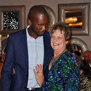 DA Leier Mmusi Maimane in gesellige luim saam met Overstrandse Uitvoerende Burgemeester, Raadsdame Nicolette Botha-Guthrie